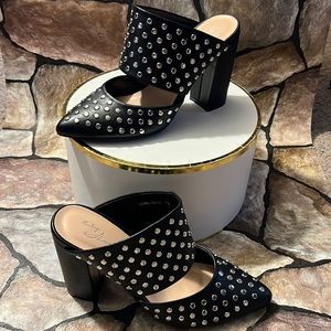 New backless square heel ankle boot with strap